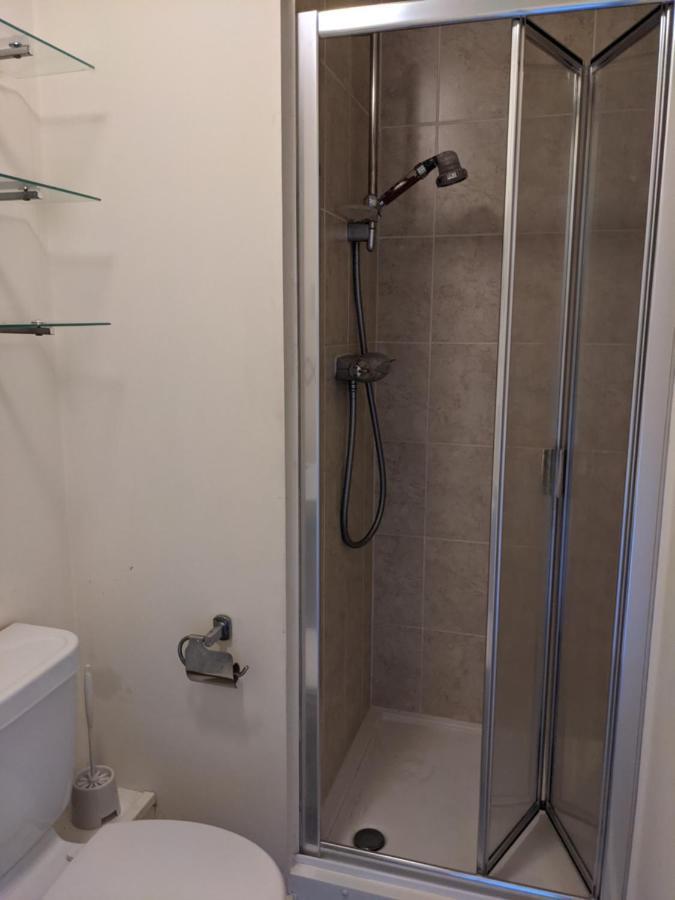 Simple 2-Bedroom 1.5 Bath Apartment In Thornhill Southampton Exterior foto