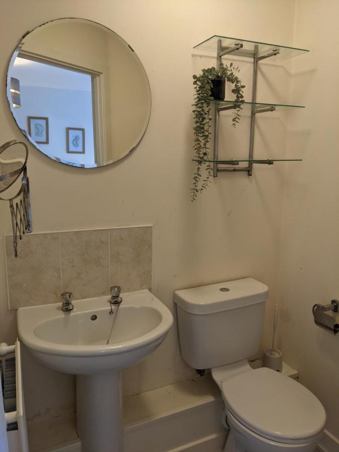 Simple 2-Bedroom 1.5 Bath Apartment In Thornhill Southampton Exterior foto
