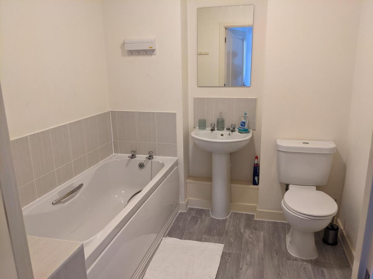 Simple 2-Bedroom 1.5 Bath Apartment In Thornhill Southampton Exterior foto