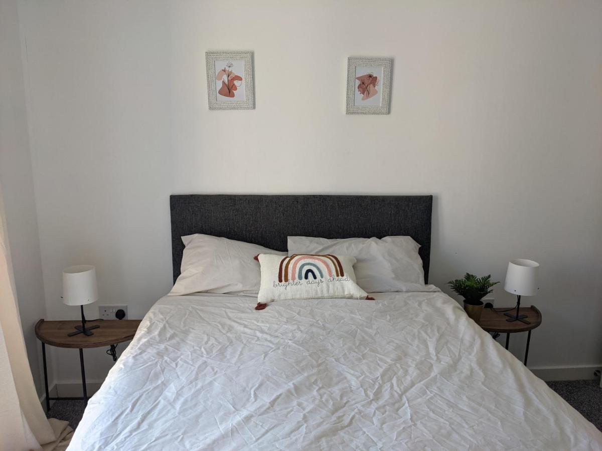 Simple 2-Bedroom 1.5 Bath Apartment In Thornhill Southampton Exterior foto