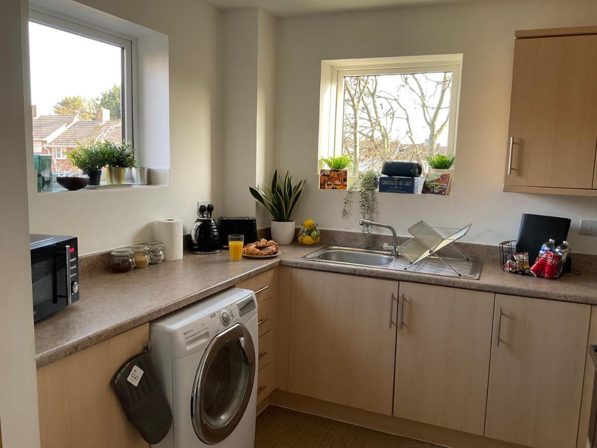 Simple 2-Bedroom 1.5 Bath Apartment In Thornhill Southampton Exterior foto