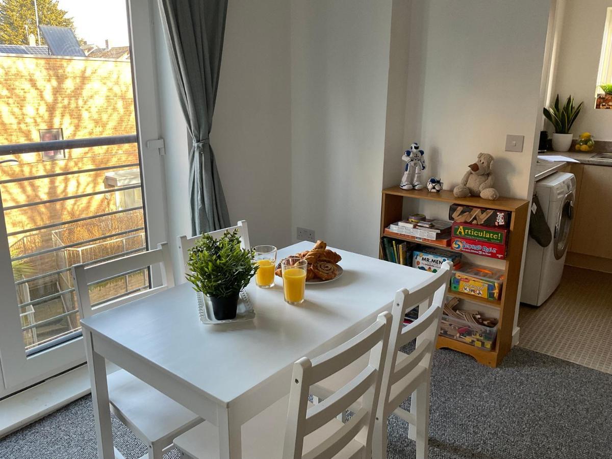 Simple 2-Bedroom 1.5 Bath Apartment In Thornhill Southampton Exterior foto